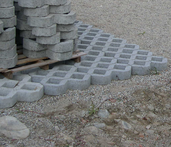 pavimentazioni drenanti in calcestruzzo o materiale plastico